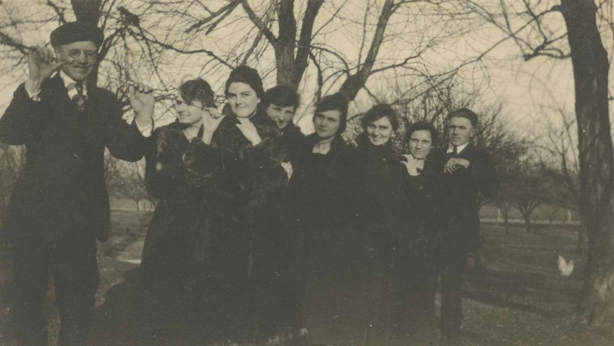Portraits - Group, clothesline, Iowa History, history of Iowa, Cook, Mavis, Iowa, Hardin County, IA