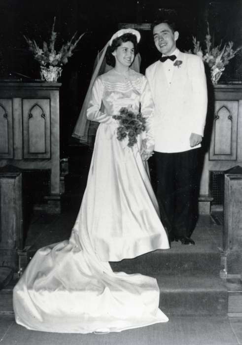 Portraits - Group, history of Iowa, Iowa History, Ames, IA, groom, Mountain, Carole, bride, Iowa, Weddings