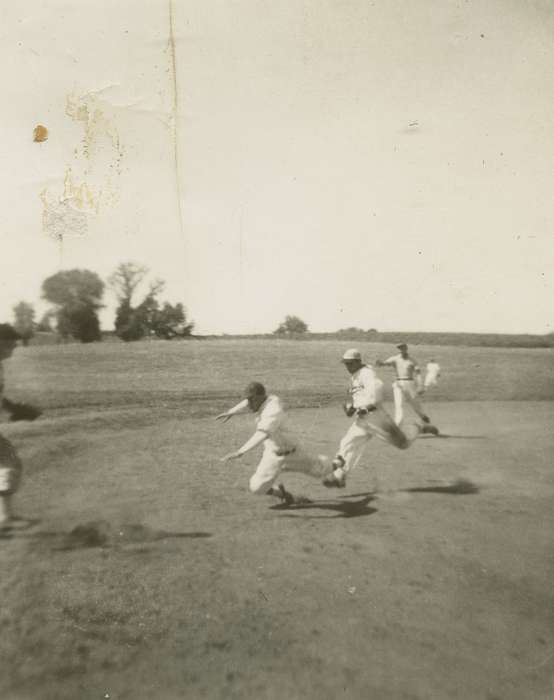 history of Iowa, run, Campopiano Von Klimo, Melinda, Iowa, baseball, baseball game, leap, Norwoodville, IA, Sports, Iowa History