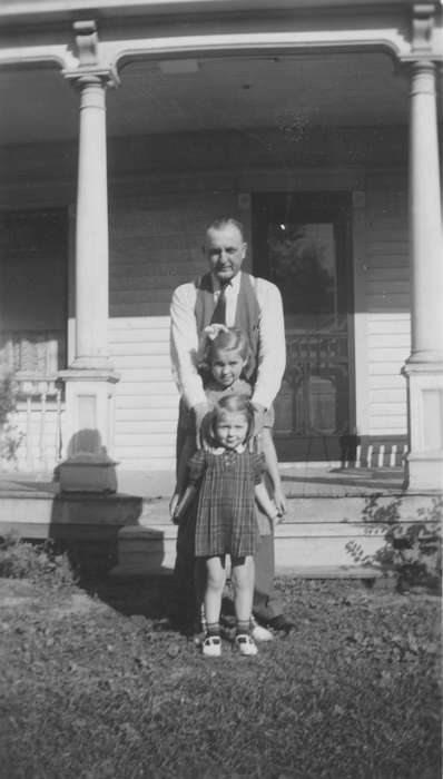 Portraits - Group, Iowa, Courtney, Patricia, Families, Children, Homes, dress, history of Iowa, Iowa History, Coralville, IA