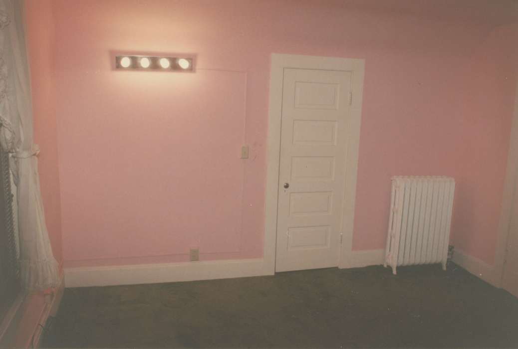 Burlington, IA, history of Iowa, bedroom, Iowa History, Higgins, Sarah, radiator, Iowa, Homes, pink