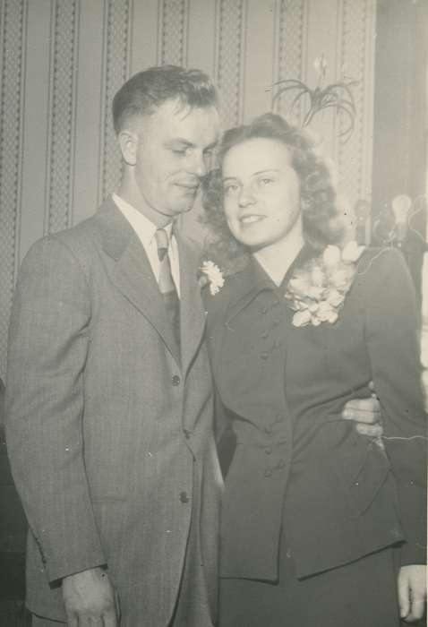 Portraits - Group, history of Iowa, Religious Structures, Iowa History, Nashua, IA, little brown church, Iowa, King, Tom and Kay, Weddings