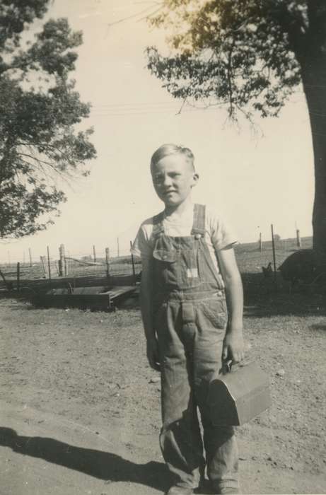 Iowa History, lunch box, Rockford, IA, history of Iowa, Iowa, Schools and Education, Children, overalls, Wickwire (Uker), Cheryl