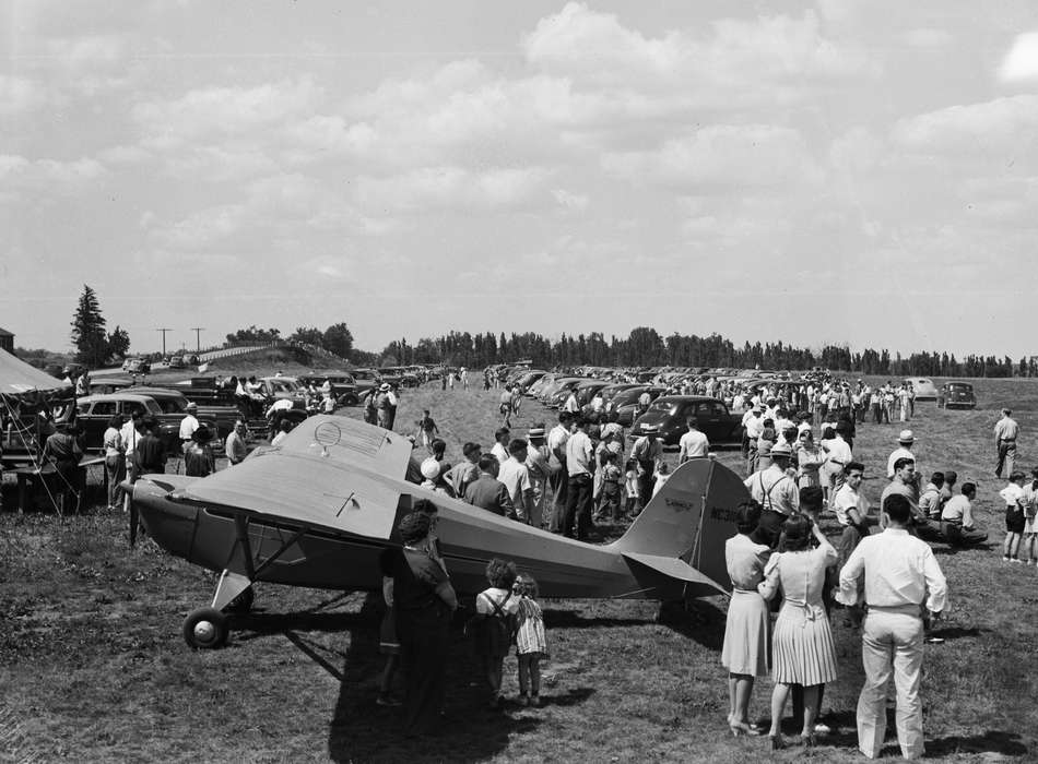 Lemberger, LeAnn, Fairs and Festivals, Motorized Vehicles, Iowa History, Leisure, Iowa, history of Iowa, plane, Ottumwa, IA, airplane, crowd
