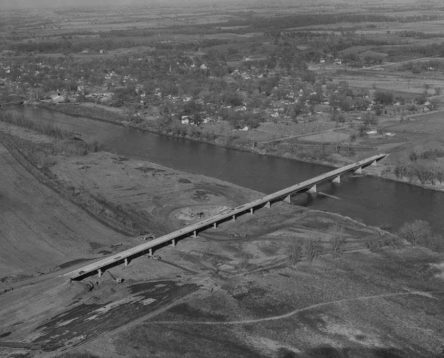 Aerial Shots, history of Iowa, Lemberger, LeAnn, Eddyville, IA, bridge, Lakes, Rivers, and Streams, Iowa, Iowa History