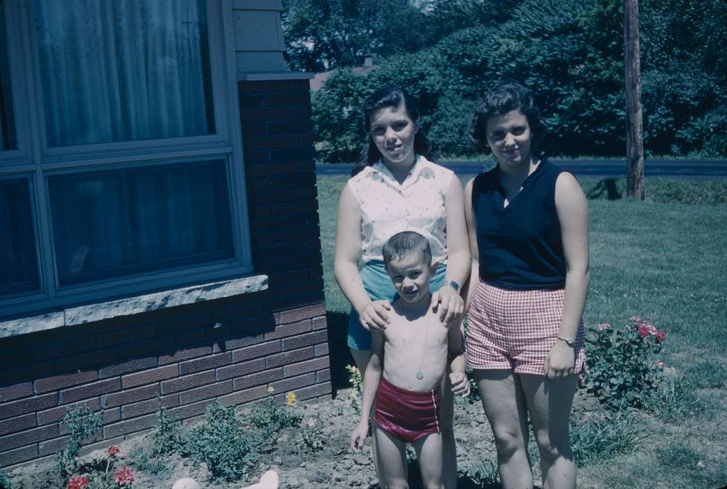 swimsuit, Campopiano Von Klimo, Melinda, Iowa History, Children, Iowa, history of Iowa, shorts, Portraits - Group, flower, Families, garden, Des Moines, IA