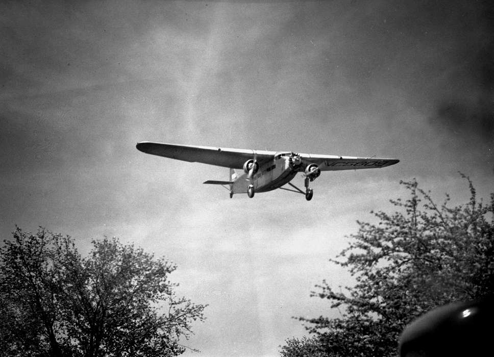 history of Iowa, plane, Ottumwa, IA, Iowa History, Motorized Vehicles, airplane, Iowa, Lemberger, LeAnn