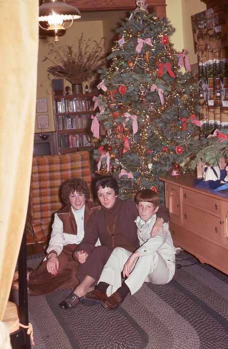 christmas, history of Iowa, Iowa History, IA, Families, christmas tree, Holidays, Iowa, Zischke, Ward, Homes, Children