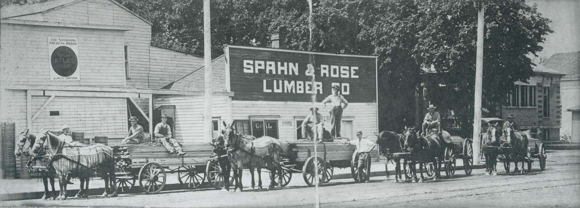 history of Iowa, lumber, Portraits - Group, Businesses and Factories, Waverly, IA, Waverly Public Library, Main Streets & Town Squares, Iowa, large group picture, Cities and Towns, Iowa History, horses, Animals