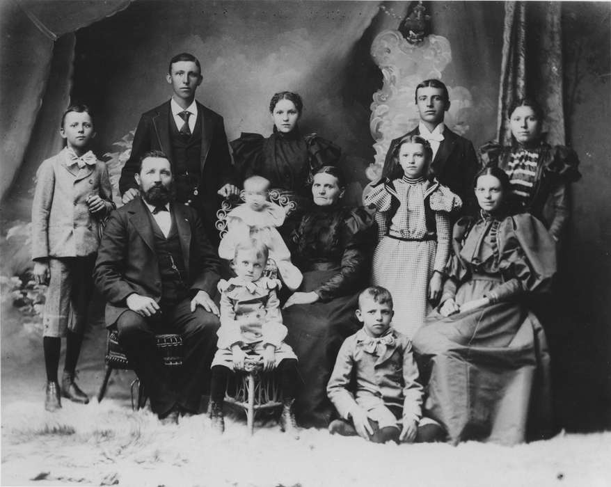Portraits - Group, history of Iowa, Buffalo, IA, Iowa History, Families, rug, Iowa, Swanson, Chris, dress, Children, suit