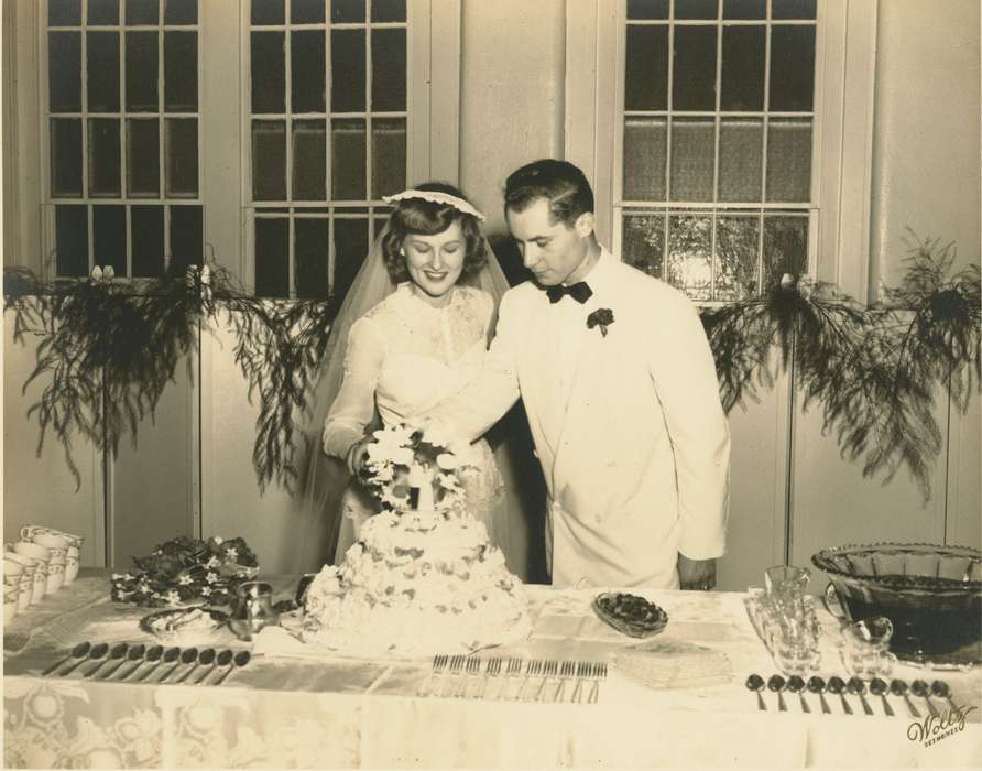 cake, Weddings, Iowa, Iowa History, Roquet, Ione, Des Moines, IA, history of Iowa