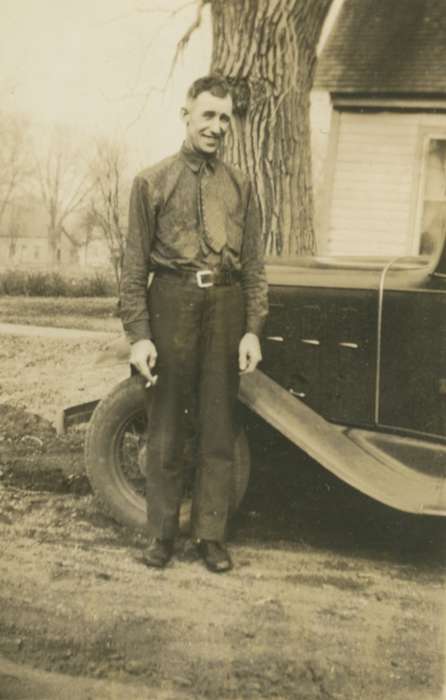 history of Iowa, Iowa History, automobile, Motorized Vehicles, Knoxville, IA, Iowa, Anderson, Lydia, Portraits - Individual