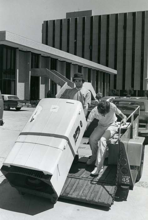 dorm, trailer, car, dormitory, Iowa History, Iowa, Motorized Vehicles, Schools and Education, university of northern iowa, uni, fridge, UNI Special Collections & University Archives, Cedar Falls, IA, history of Iowa