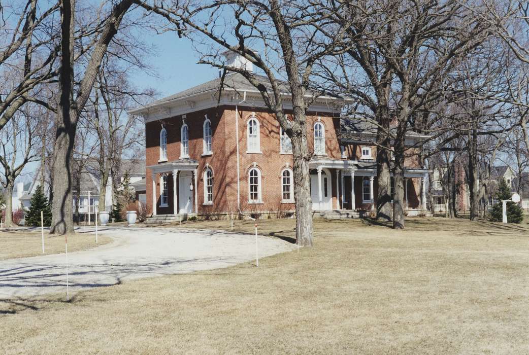 history of Iowa, Iowa History, front yard, lawn, driveway, Iowa, Cities and Towns, house, Waverly Public Library