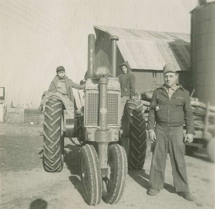 tractor, Farming Equipment, Iowa History, Barns, Children, Iowa, Farms, history of Iowa, Portraits - Group, Families, Sherrill, IA, Fredericks, Robert