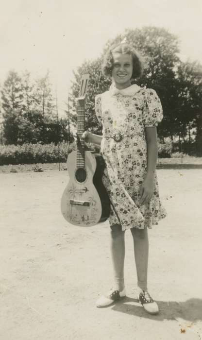 Garner, IA, history of Iowa, music, Iowa History, Entertainment, girl, Griesert, Lori, child, Iowa, guitar, Children, Leisure, Portraits - Individual