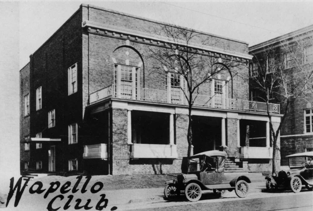 Main Streets & Town Squares, history of Iowa, Iowa History, Ottumwa, IA, Lemberger, LeAnn, Motorized Vehicles, club, car, Iowa, Cities and Towns