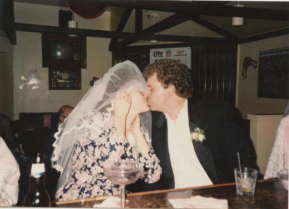 Portraits - Group, history of Iowa, Iowa History, IA, veil, Scholtec, Emily, Iowa, Weddings