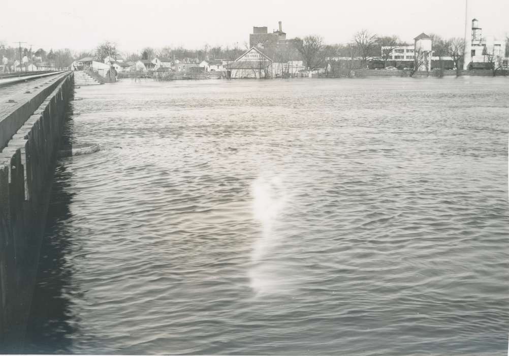 Waverly, IA, cedar river, history of Iowa, Main Streets & Town Squares, bridge, Lakes, Rivers, and Streams, Cities and Towns, Iowa, correct date needed, Waverly Public Library, Iowa History, river