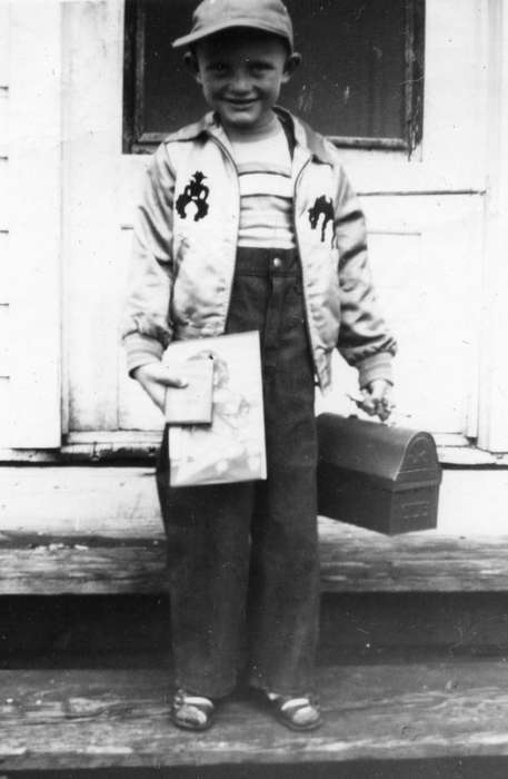 history of Iowa, Iowa History, cowboy costume, Hahn, Cindy, Iowa, lunch box, Schools and Education, Children, Sumner, IA, Portraits - Individual