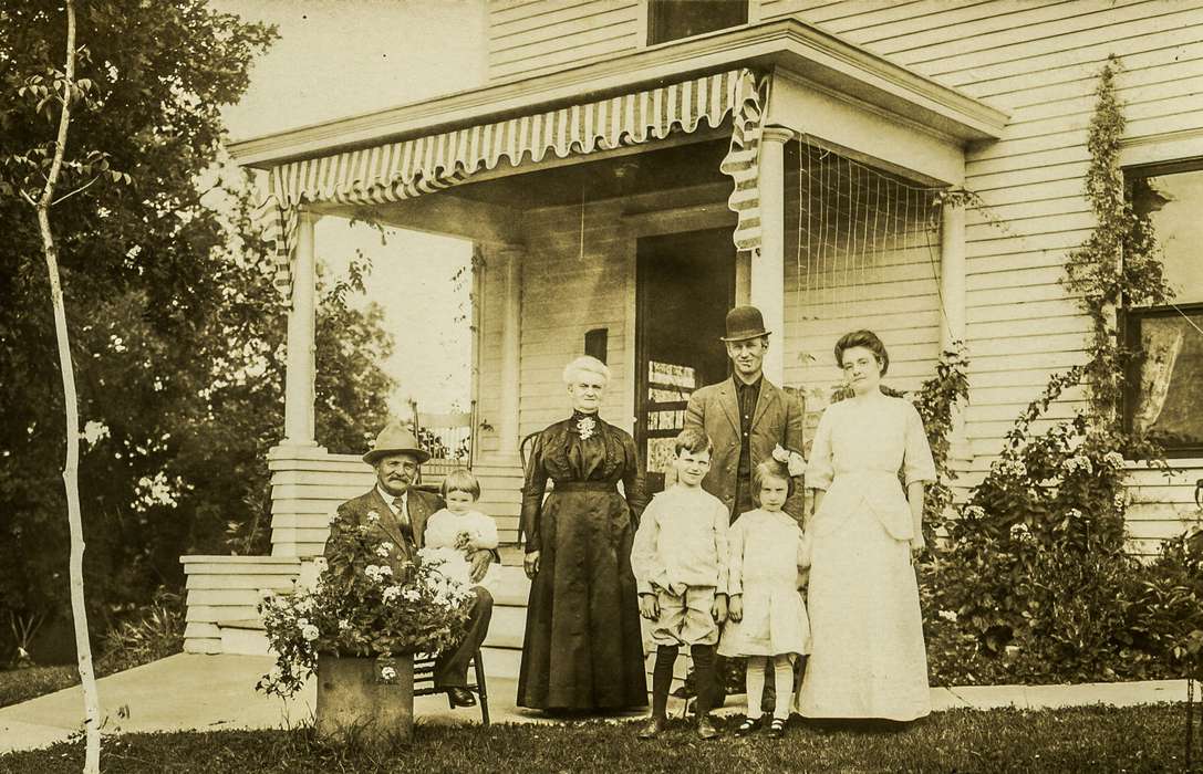 Anamosa Library & Learning Center, house, Iowa History, Children, Iowa, history of Iowa, Portraits - Group, bowler hat, Homes, Families, Anamosa, IA