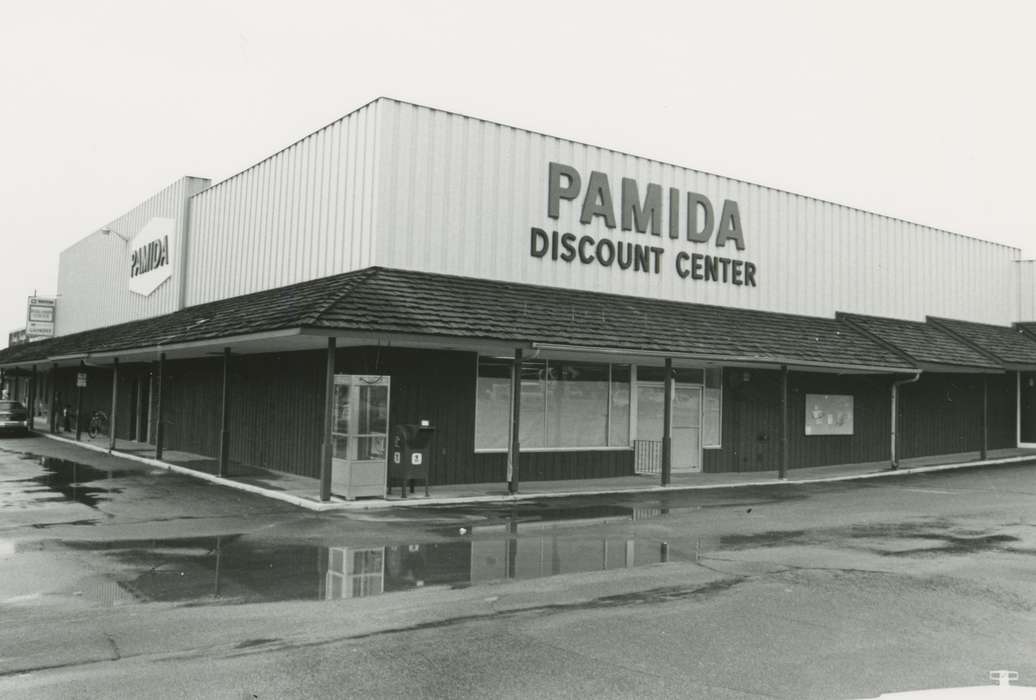 building exterior, history of Iowa, Businesses and Factories, Waverly Public Library, Iowa, store, discount store, parking lot, Iowa History