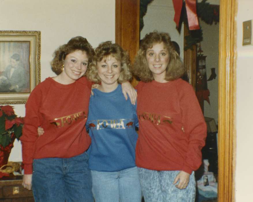 Portraits - Group, Camden, Shannon, Iowa History, Iowa, hairstyle, denim, history of Iowa, Fort Dodge, IA, Leisure, sweater, Holidays, poinsettia