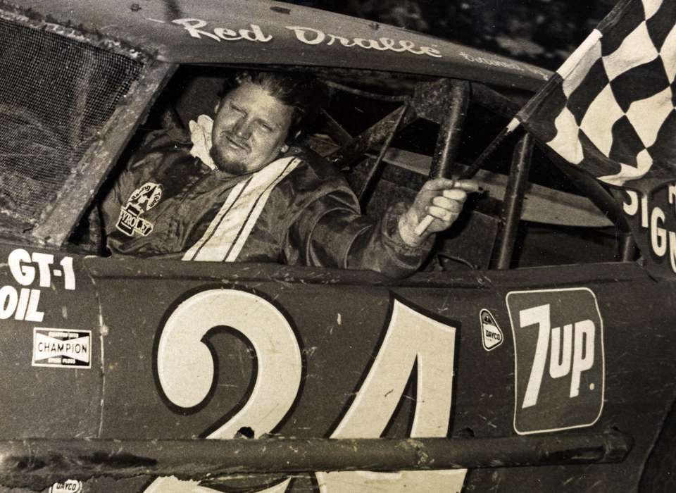 tunis speedway, history of Iowa, Iowa History, Entertainment, Motorized Vehicles, Volgarino, Jim, car, Iowa, Waterloo, IA, checkered flag