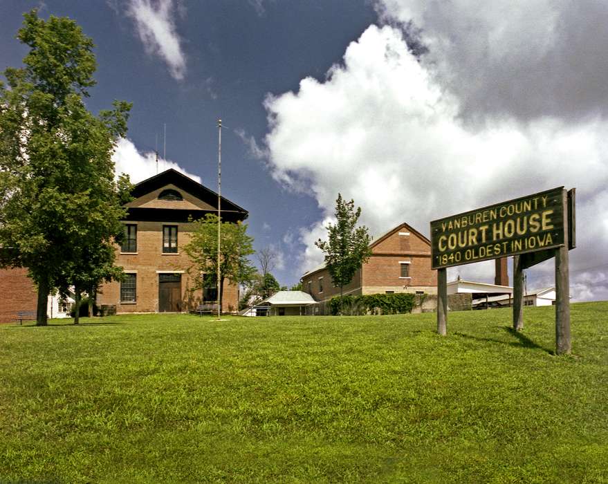 history of Iowa, Iowa History, Keosauqua, IA, Lemberger, LeAnn, Prisons and Criminal Justice, courthouse, grass, Iowa, Cities and Towns, sign