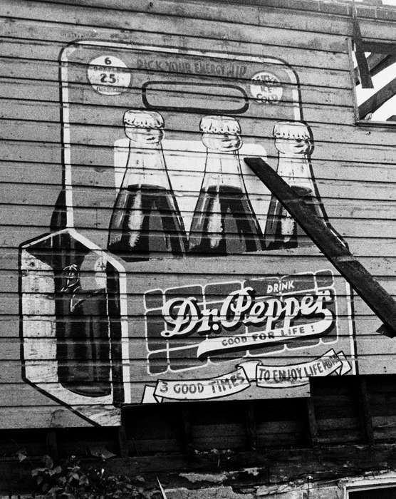 Cities and Towns, Iowa History, Iowa, Lemberger, LeAnn, dr. pepper, Ottumwa, IA, soda, pop, advertisement, history of Iowa