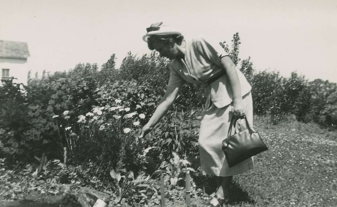La Porte City, IA, history of Iowa, Iowa History, Rampton, Angela, garden, Iowa, Farms, flower, Portraits - Individual