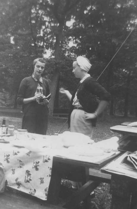 Portraits - Group, Food and Meals, IA, Iowa, Leisure, King, Tom and Kay, history of Iowa, picnic table, picnic, Iowa History