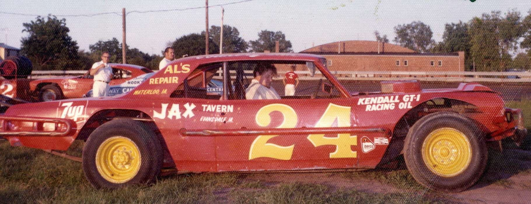 tunis speedway, history of Iowa, Iowa History, Entertainment, Motorized Vehicles, Volgarino, Jim, car, Iowa, Waterloo, IA