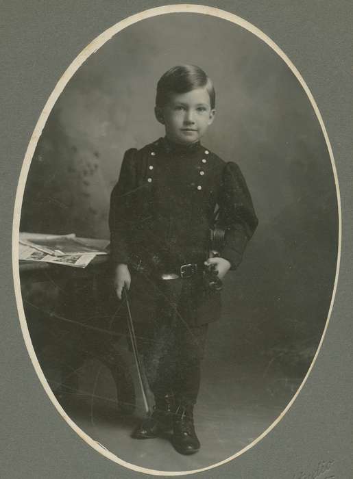 child, knickers, cabinet photo, Waterloo, IA, Iowa History, history of Iowa, music, boy, Portraits - Individual, musician, violin, Olsson, Ann and Jons, Iowa