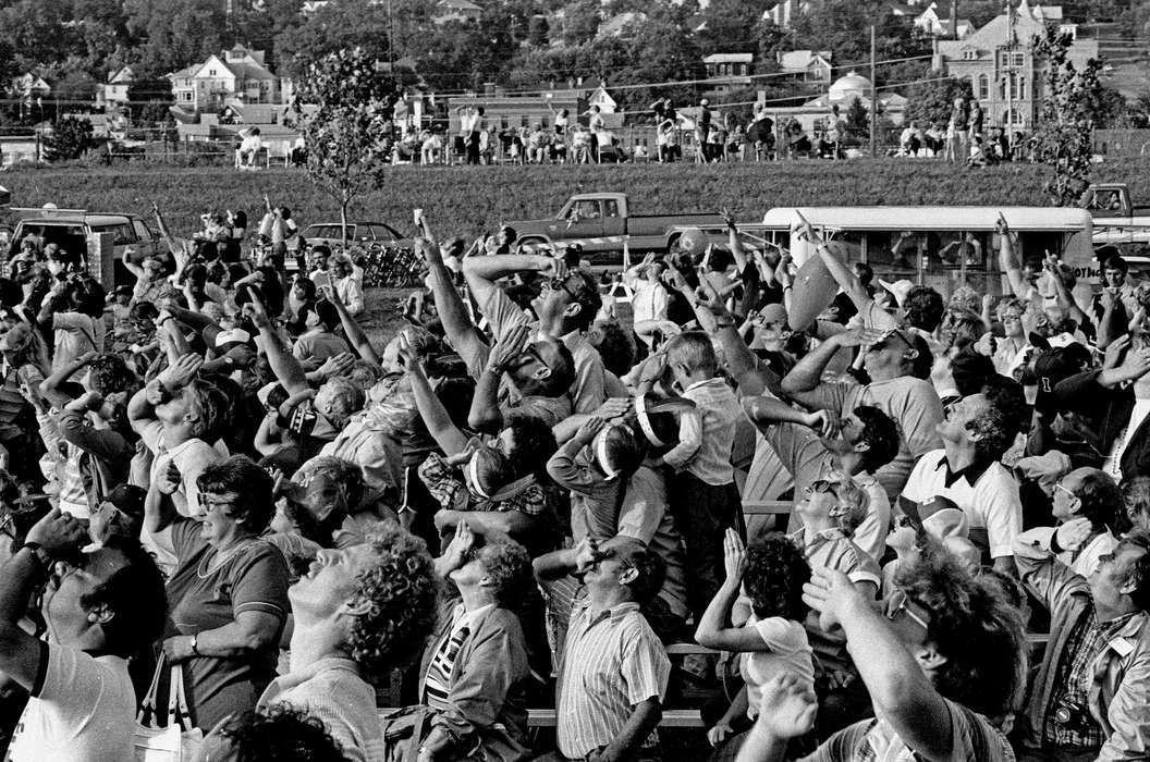 neighborhood, sunglasses, Cities and Towns, Iowa History, Iowa, Motorized Vehicles, binoculars, crowd, Lemberger, LeAnn, Ottumwa, IA, truck, Entertainment, point, history of Iowa