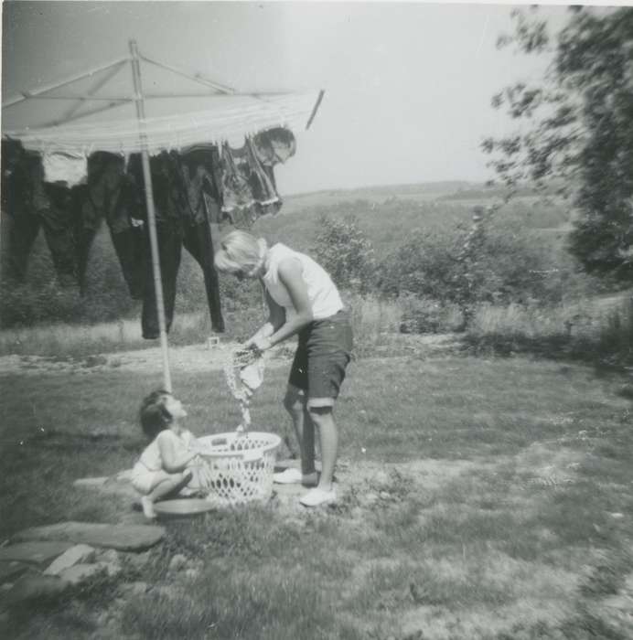 Vaughn, Cindy, clothesline, history of Iowa, Iowa History, Families, laundry, Iowa, Cedar Rapids, IA, Children, Labor and Occupations