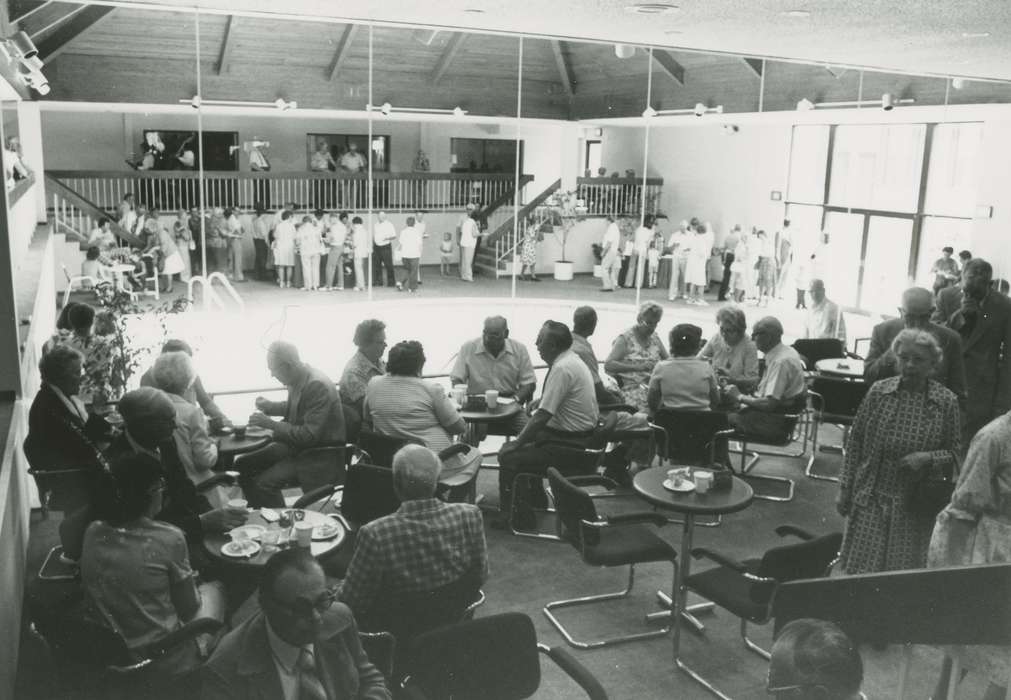 history of Iowa, swimming pool, Waverly Public Library, inn, Iowa, Leisure, hotel, Iowa History, women, men