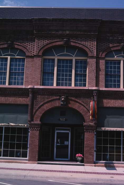 Cities and Towns, storefront, Library of Congress, Iowa History, sidewalk, Iowa, history of Iowa, Businesses and Factories, brick