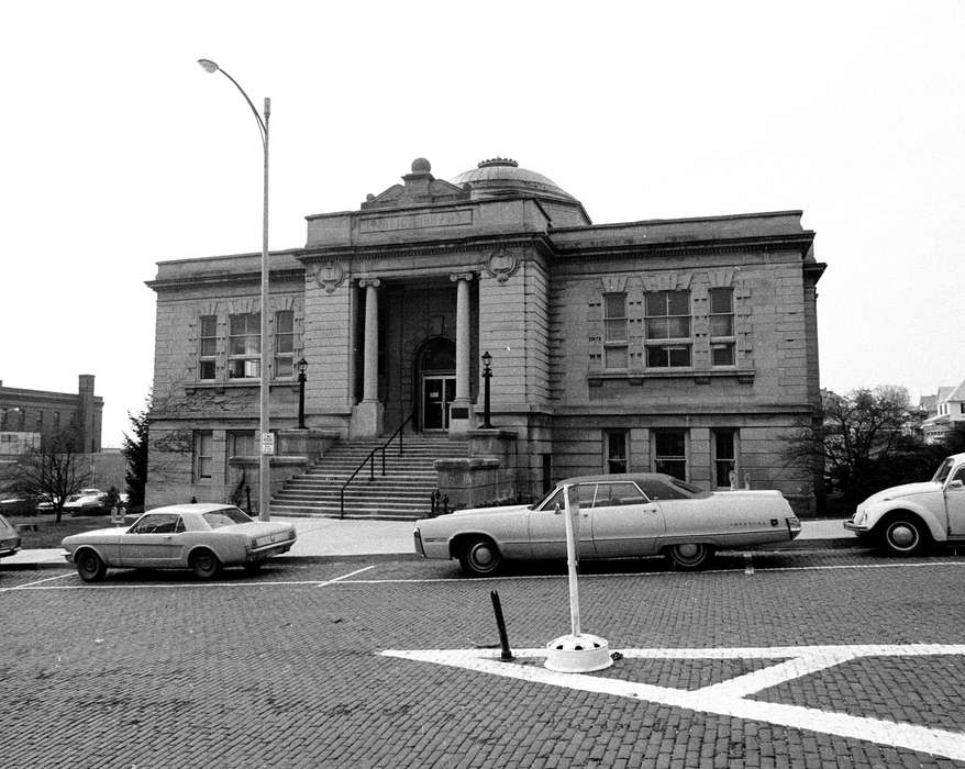 Iowa, brick road, Lemberger, LeAnn, Cities and Towns, Ottumwa, IA, library, history of Iowa, Motorized Vehicles, Iowa History