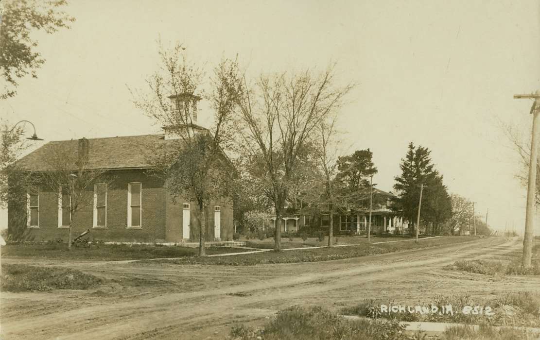 Main Streets & Town Squares, history of Iowa, Religious Structures, Iowa History, dirt road, Iowa, Lemberger, LeAnn, church, Richland, IA