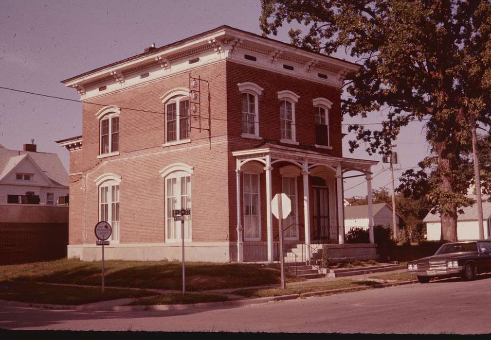 brick building, car, Cities and Towns, Iowa History, Iowa, Motorized Vehicles, Zischke, Ward, street, Homes, Cedar Falls, IA, history of Iowa