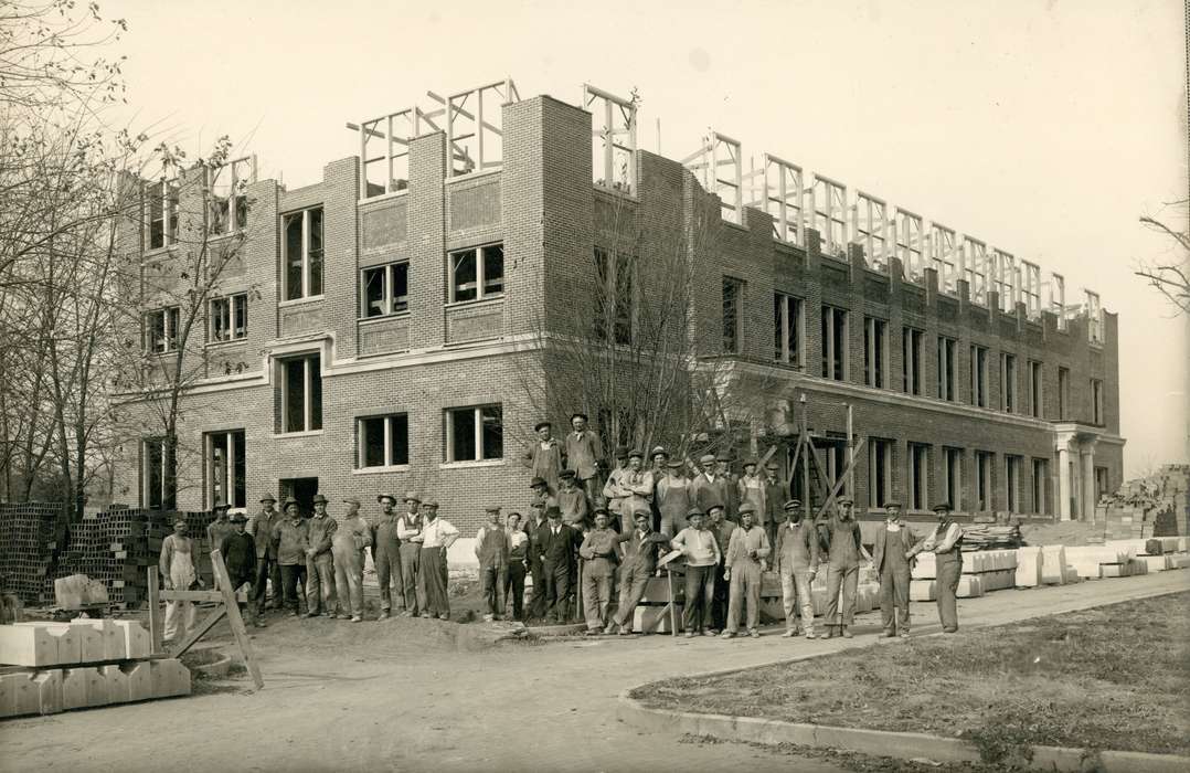 men, history of Iowa, construction materials, Iowa History, uni, iowa state teachers college, wright hall, UNI Special Collections & University Archives, Iowa, Schools and Education, construction, university of northern iowa, Labor and Occupations