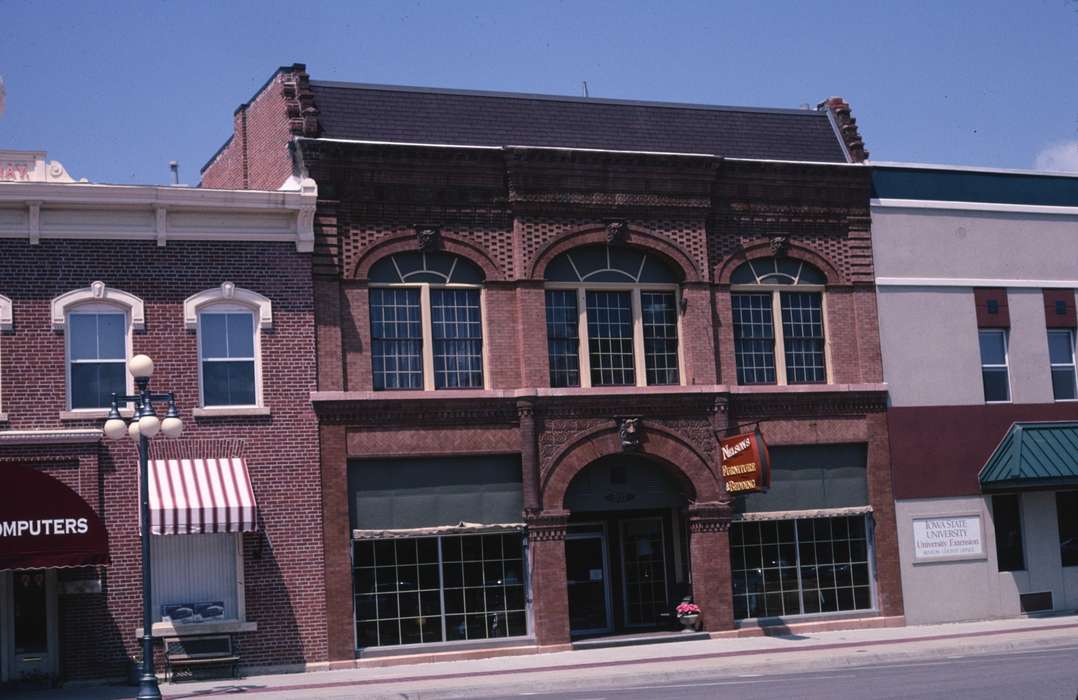 Cities and Towns, awning, storefront, Library of Congress, Iowa History, Iowa, history of Iowa, Businesses and Factories, brick