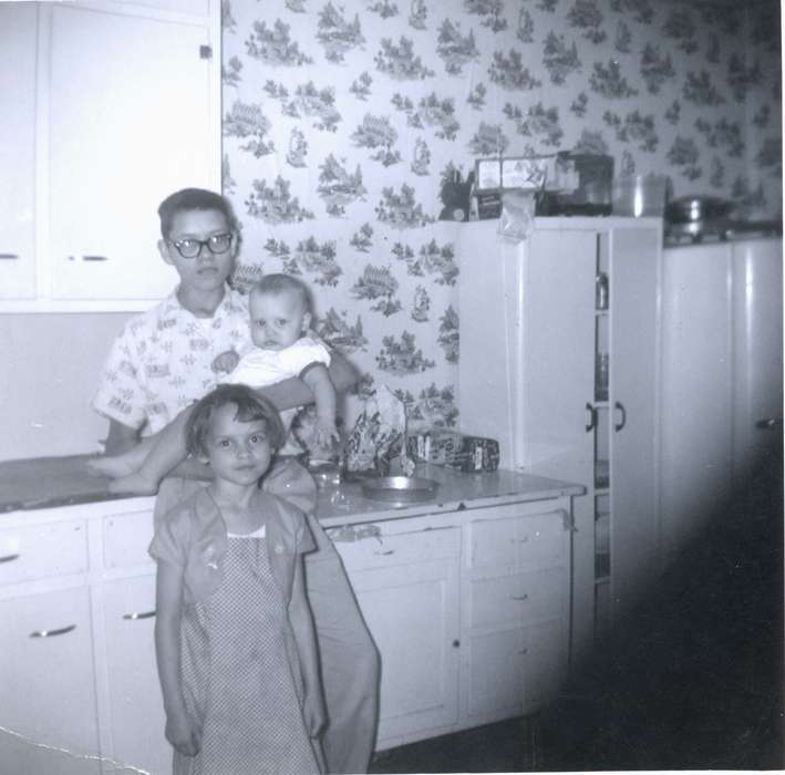 Myli, Diane, Iowa History, Children, Iowa, history of Iowa, Portraits - Group, kitchen, Homes, Families
