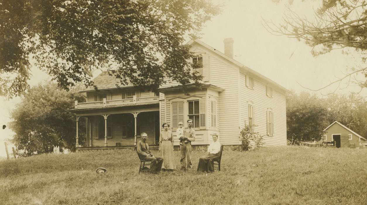 Portraits - Group, history of Iowa, Iowa History, Families, barn, Mountain, Carole, farm, Janesville, IA, family, Iowa, house, Children, hat