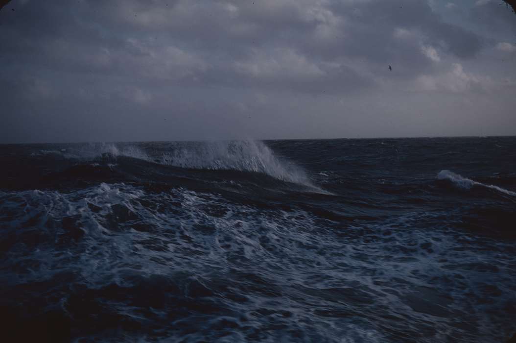 Atlantic Ocean, Sack, Renata, ocean, Iowa History, Iowa, history of Iowa, atlantic ocean, wave, Travel, waves