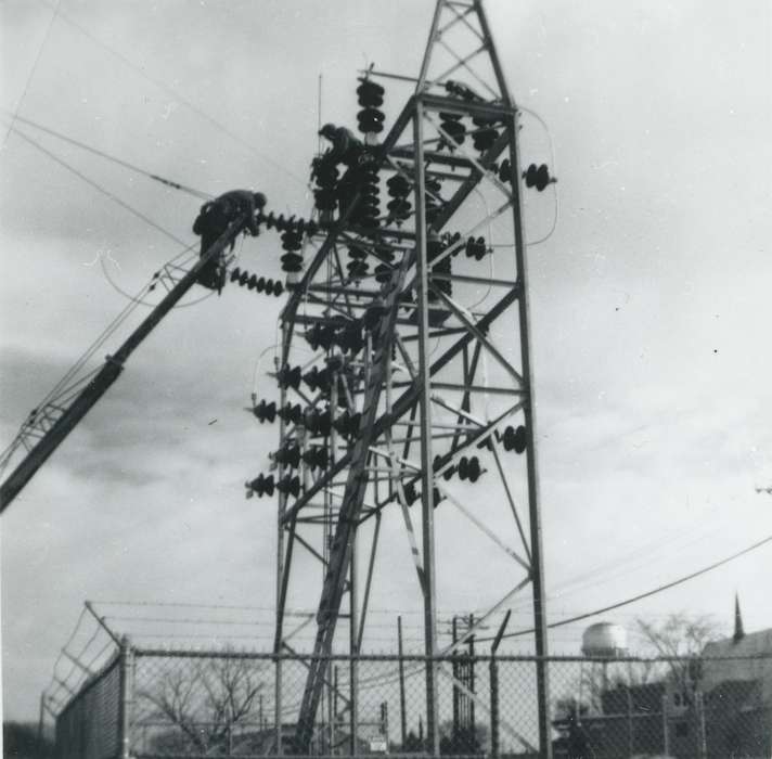Cities and Towns, electricity, Iowa History, Waverly Public Library, construction, Iowa, history of Iowa, water tower, Waverly, IA, construction crew, Labor and Occupations