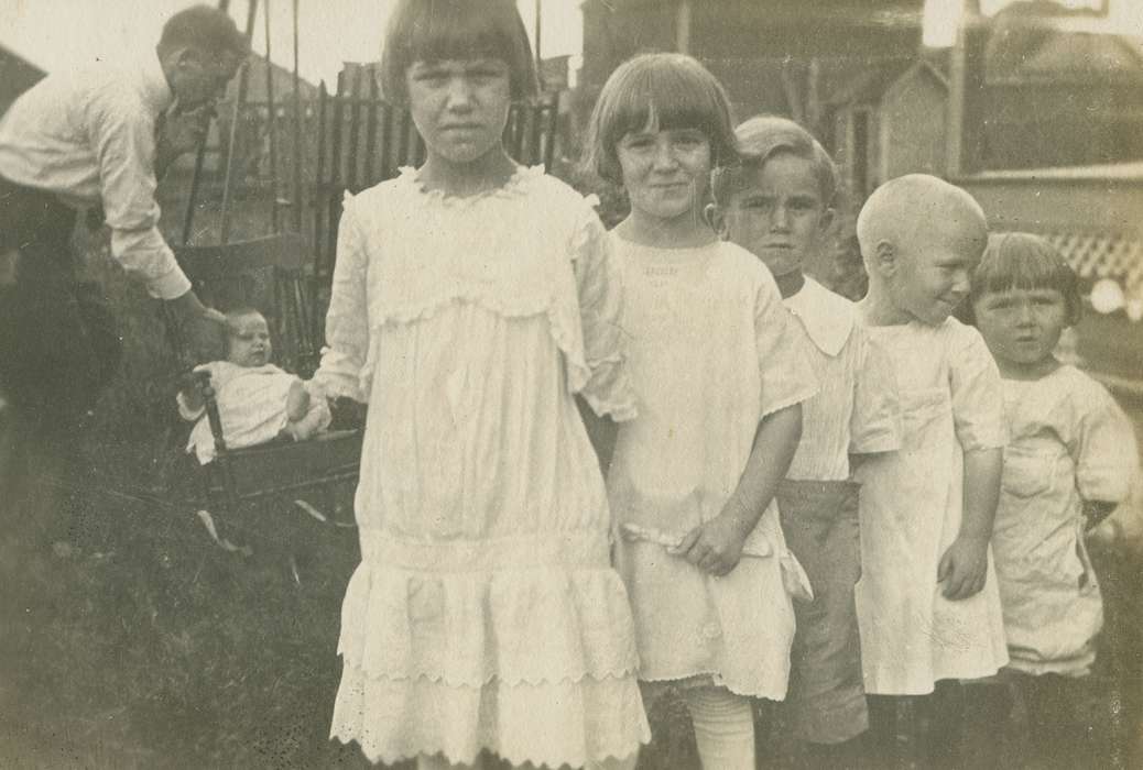 Portraits - Group, Iowa History, LeQuatte, Sue, Iowa, baby, Families, siblings, IA, Children, history of Iowa