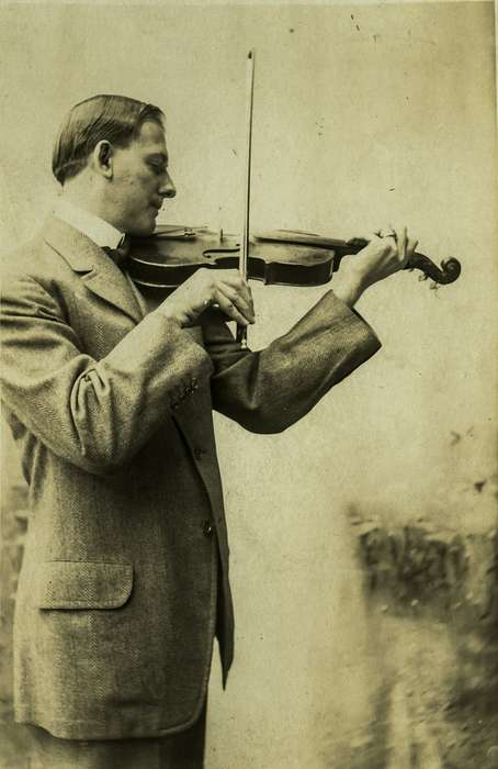 violin, history of Iowa, Portraits - Individual, Iowa History, Entertainment, Anamosa Library & Learning Center, instrument, Iowa, Anamosa, IA, music