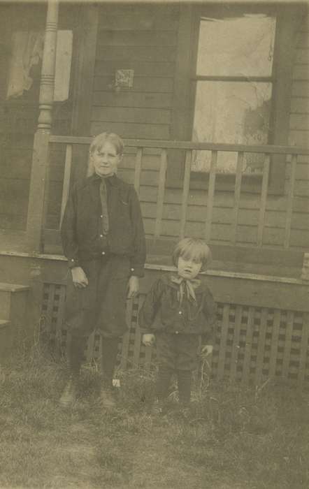 Portraits - Group, Waterloo, IA, Iowa History, Mountain, Carole, porch, history of Iowa, brothers, boy, Iowa, Children